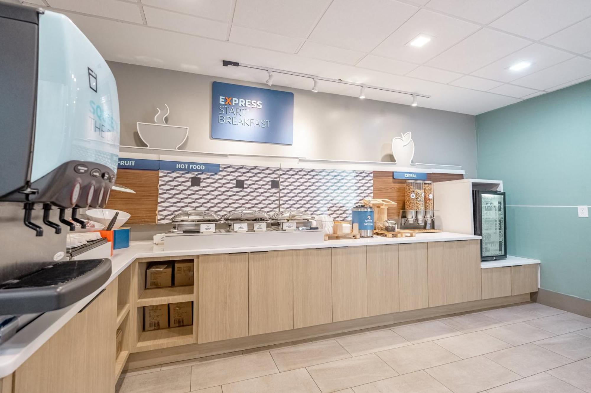 Holiday Inn Express Hotel & Suites Cocoa Beach By Ihg Екстер'єр фото